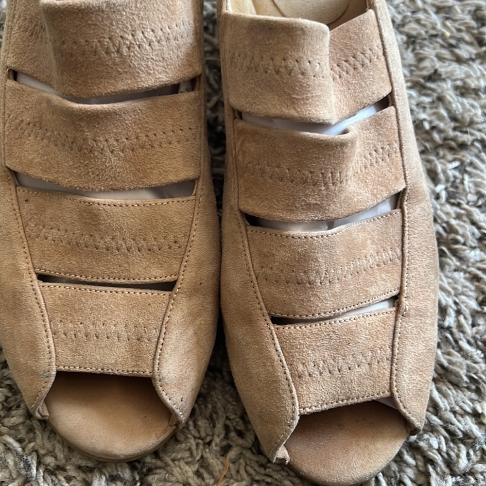 STUART WEITZMAN
Suede Wedge Sandals Size 9 - Picture 4 of 15